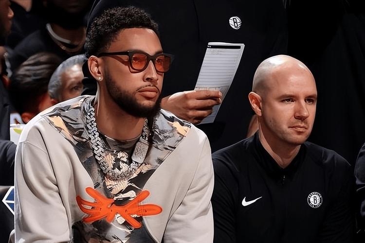 10天短合同重返NBA！不会投篮的状元回来了！西蒙斯能逆袭吗！