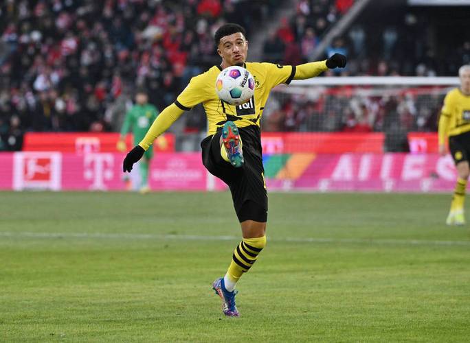 图片报：桑乔在维拉的热身赛中意外受伤，可能影响他加盟多特