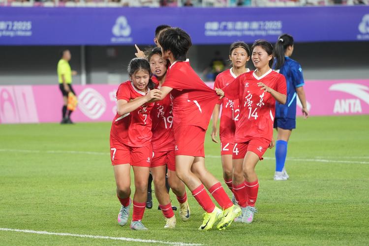 武汉女足03落后！水原FC女足角球，金惠莉攻破旧主球门