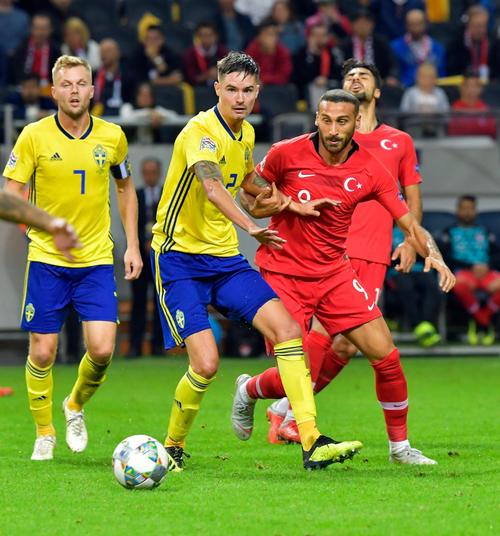 科索沃VS土耳其世预赛附加赛决赛：英格兰裁判组领衔，主裁奥利弗