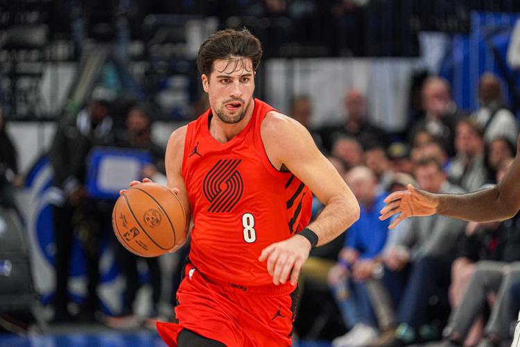 稳定发挥！阿夫迪亚半场11中6砍全场最高15分带队领先