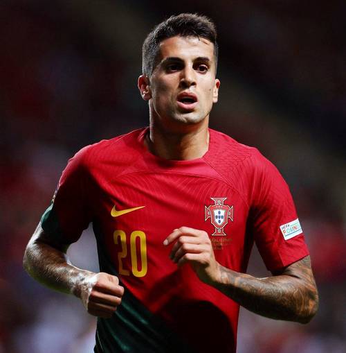 要价800万！马卡：巴萨希望坎塞洛自由身加盟，让球员与新月解约