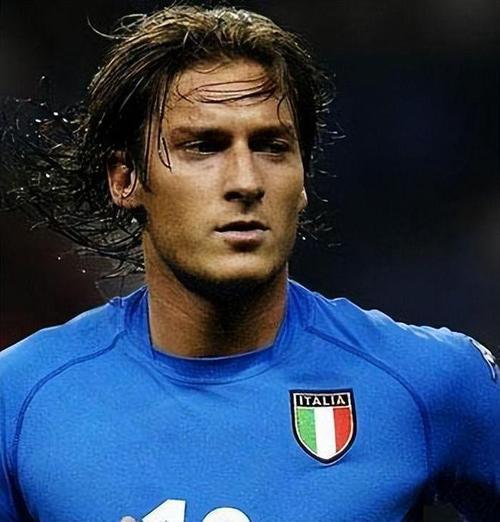 加蒂：哲科是非常出色的前锋我们全队要为意大利而战