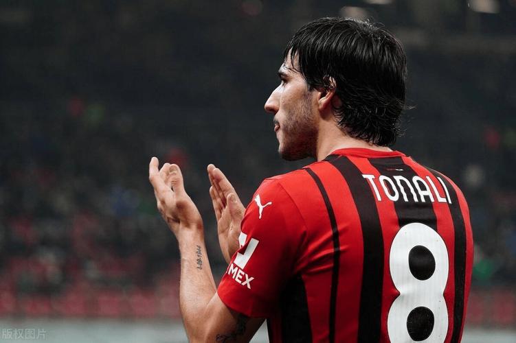 罗马诺：曼联真心想签托纳利，曼城猛追安德森