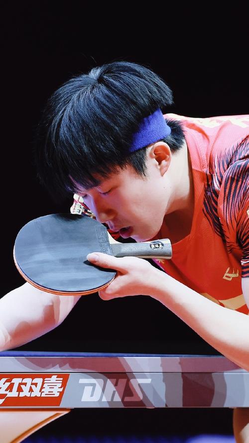 xiye放下豪言：今天Uzi杯先拿下宝蓝！明天虐一下高振宁