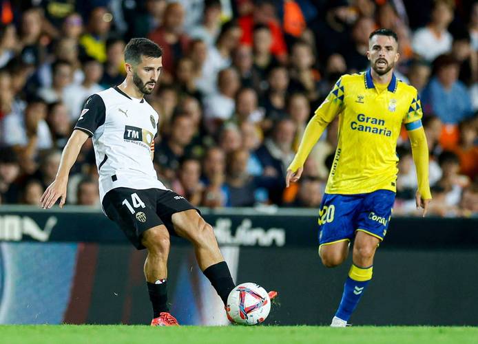 马卡：皇马关注青训旧将阿里瓦斯，但没有优先购买权和回购权