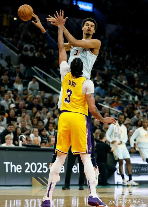 惨败湖人中难得的亮点,奇才锋线新星的水平不比他的马刺兄弟差