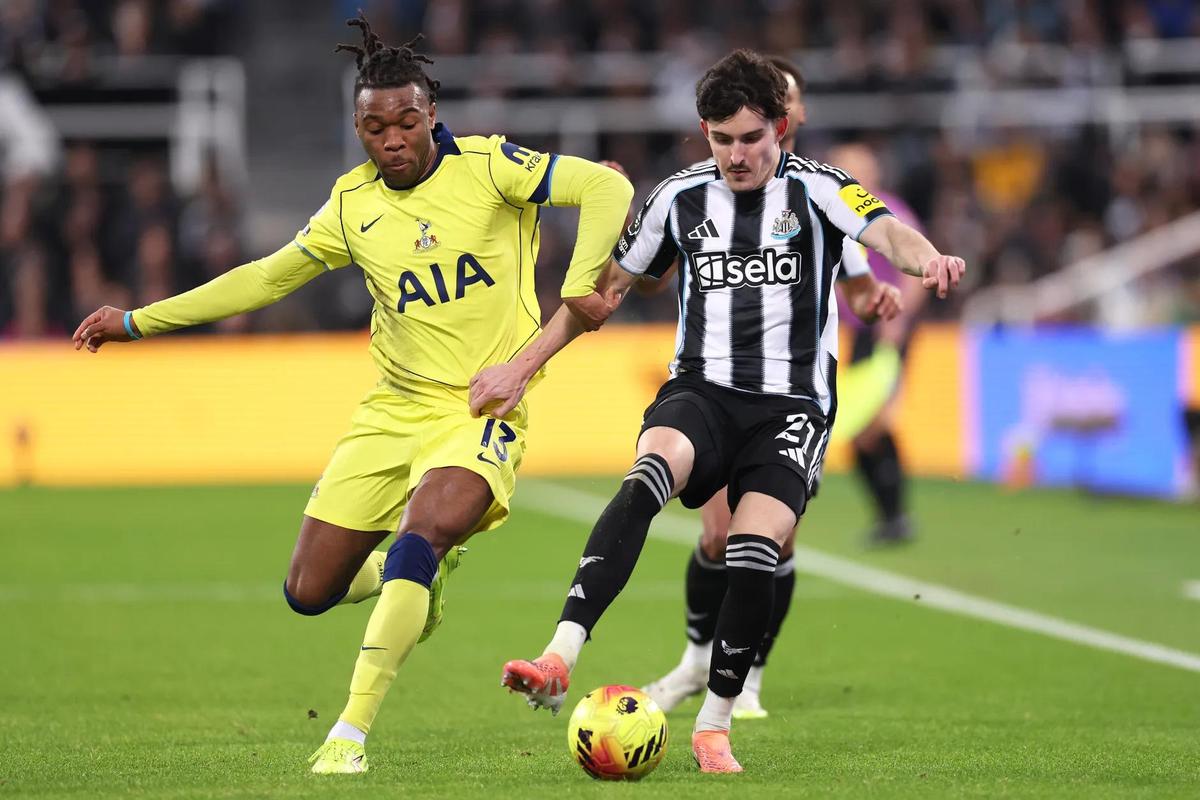 电讯报：曼联和曼城都在关注托纳利纽卡态度是1亿镑可以将人带走