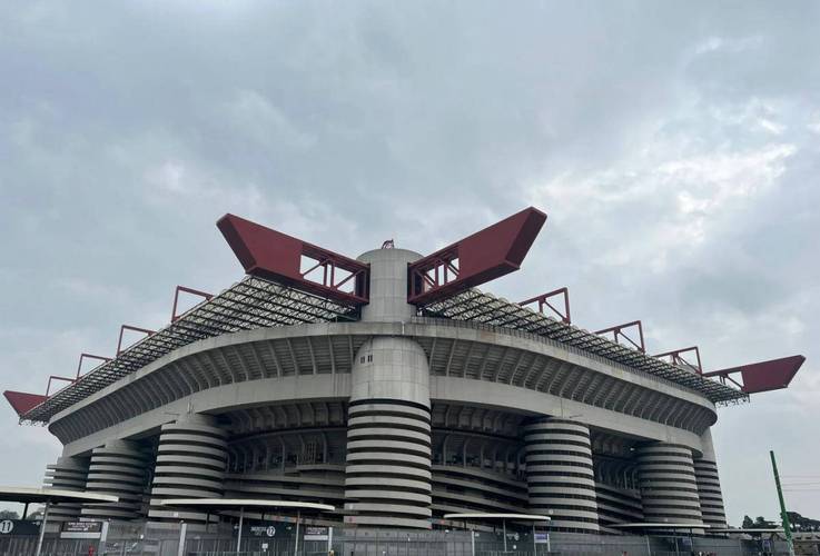 米体报道出售圣西罗球场的交易正在被调查,多名米兰和国米的高管被卷入此事_意甲直播