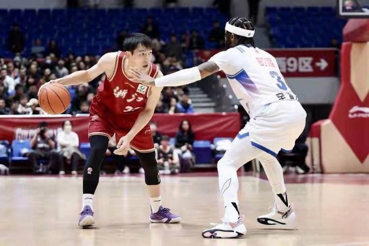 广东男篮关键战！广东队VS浙江广厦，赛前带来广东队徐杰、崔永熙、杜峰以及浙江广厦胡金秋最新消息