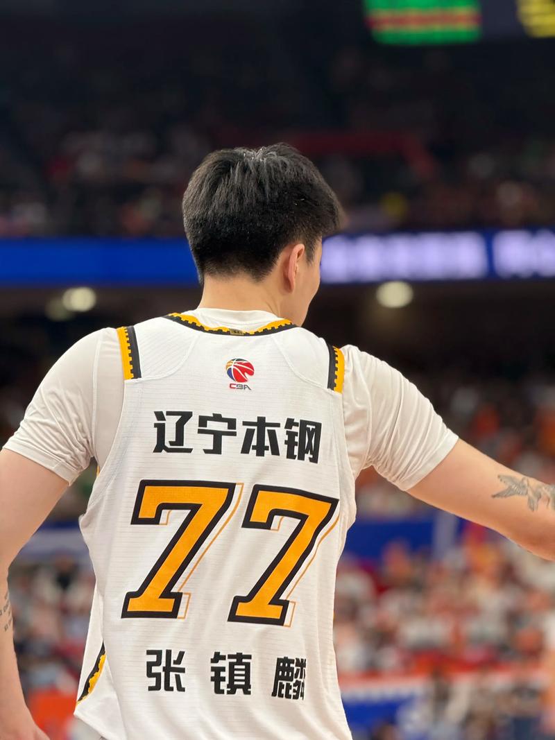 外线开火！张镇麟12投6中&三分7中3得16分2板6助正负值达+23
