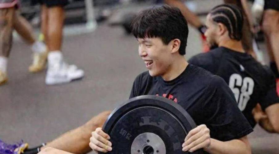 杨瀚森：今天身体状态满分球权多少无所谓要为团队做贡献