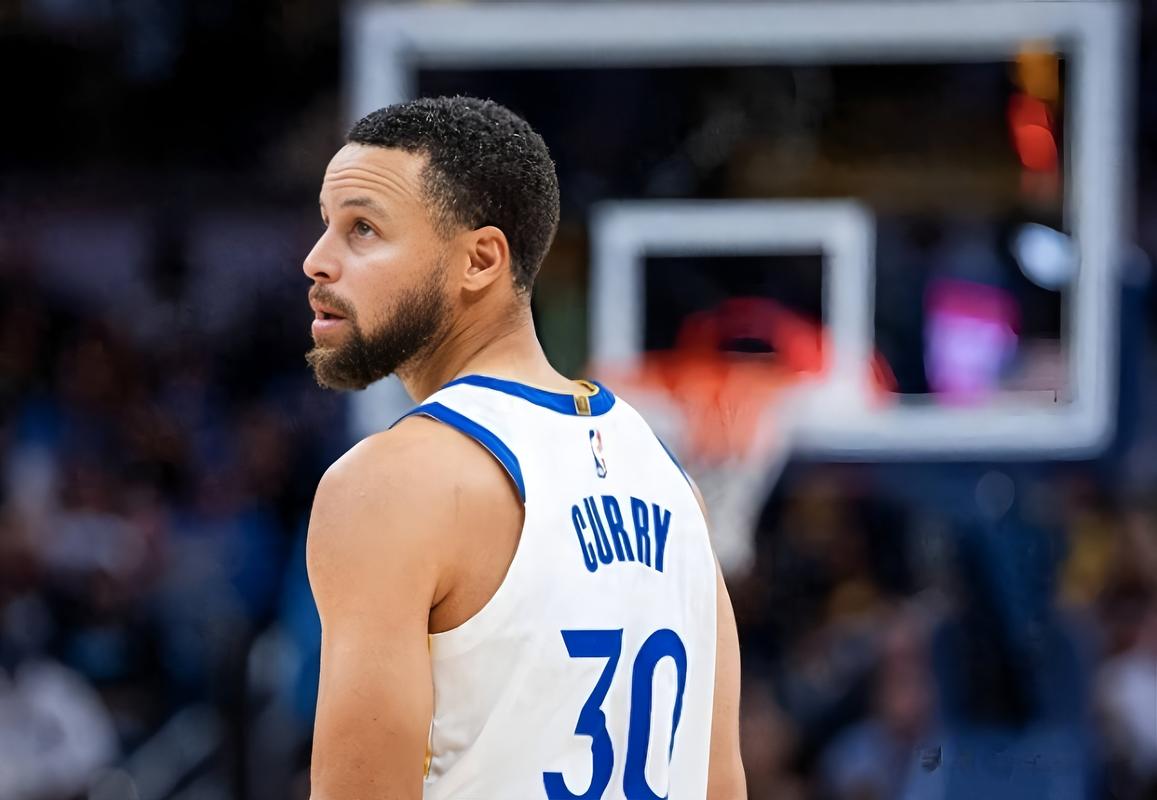 库里复出绽放个人魅力点燃全场的奇迹可能性_NBA直播