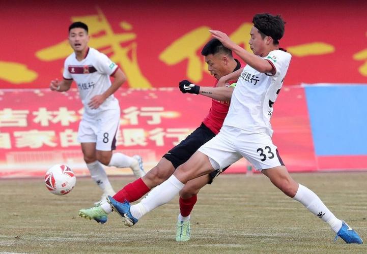 谭龙一击定音加冕亚泰队史射手王老将坚守诠释绿茵传奇