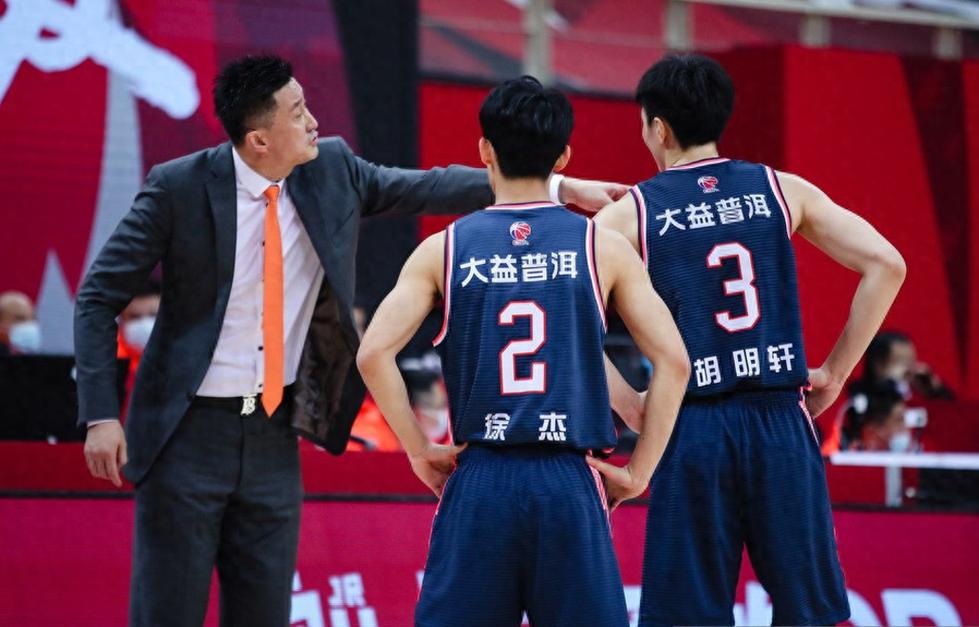 山东VS广东大名单：高诗岩对抗徐杰&胡明轩萨林杰&萨姆纳缺席
